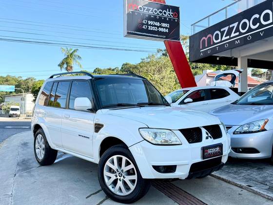 MITSUBISHI PAJERO 2.5 HD 4X4 8V TURBO INTERCOOLER DIESEL 4P MANUAL MITSUBISHI PAJERO 2.5 HD 4X4 8V TURBO INTERCOOLER DIESEL 4P MANUAL